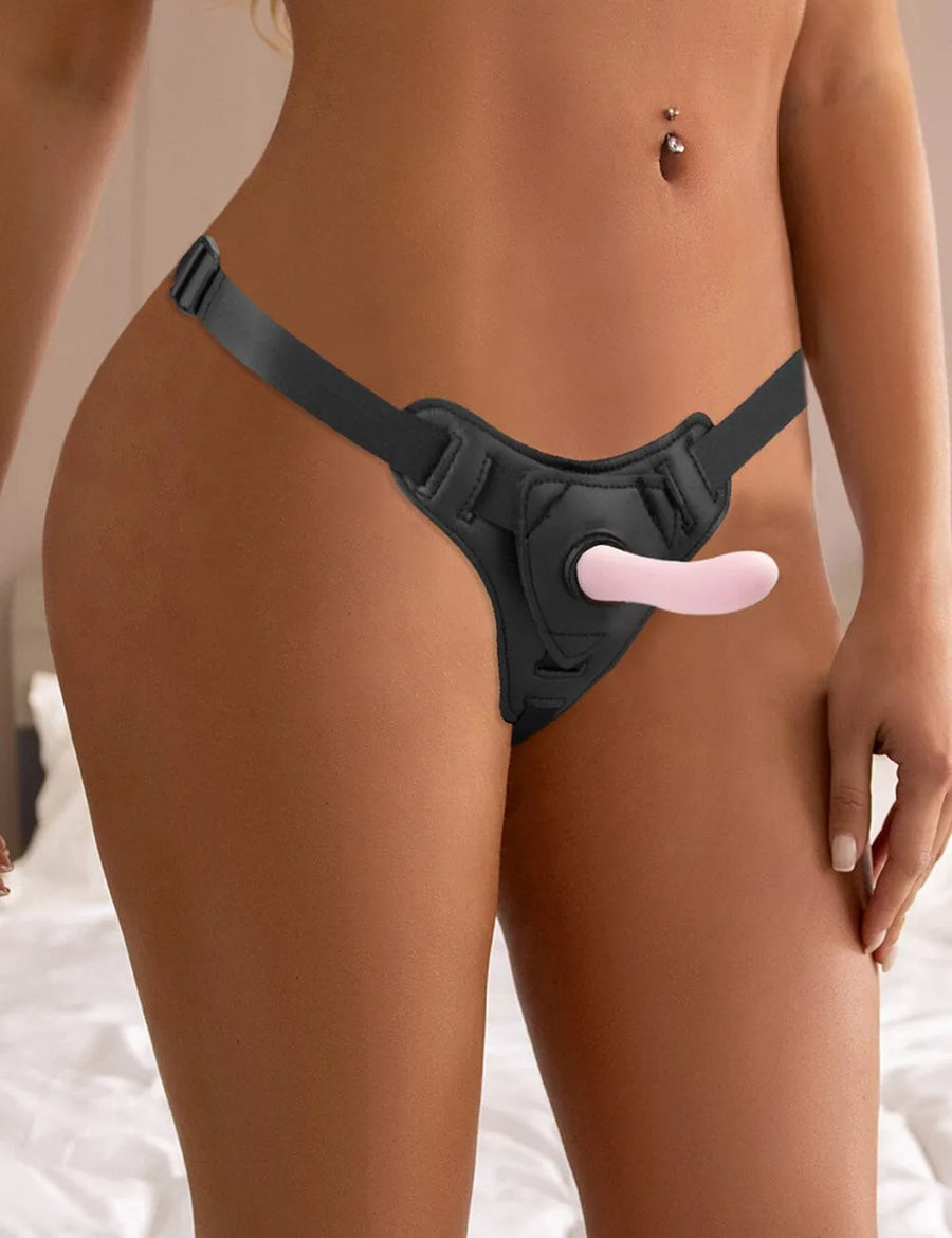 Get on with your Strap-on!: 10 Tips on how to use Strap-ons safely Scandals Get on with your Strap-on!: 10 Tips on how to use Strap-ons safely Scandals