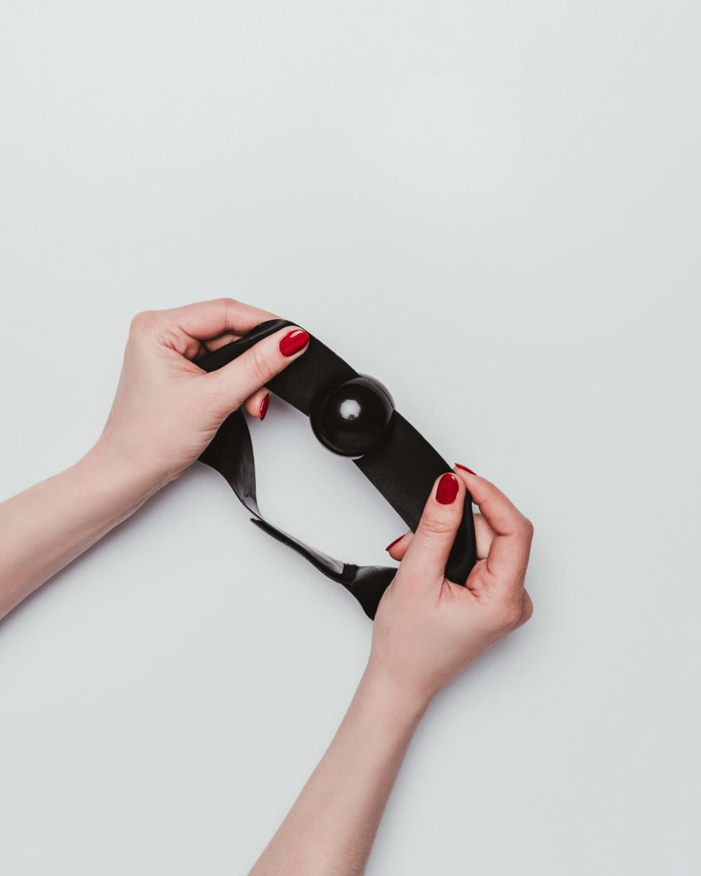 SCANDALS BONDAGE: Restraints