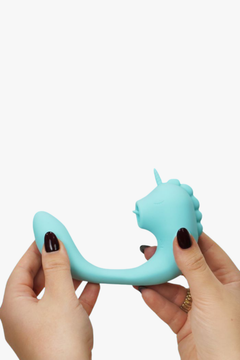 Unihorn C-Horse - Ocean Peak Dual Vibrator with an emphasis on its user-friendly control settings.