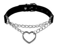 Scandals choker collar made of black leather with metal buckle and decorative studs, designed for fashionable accessories.