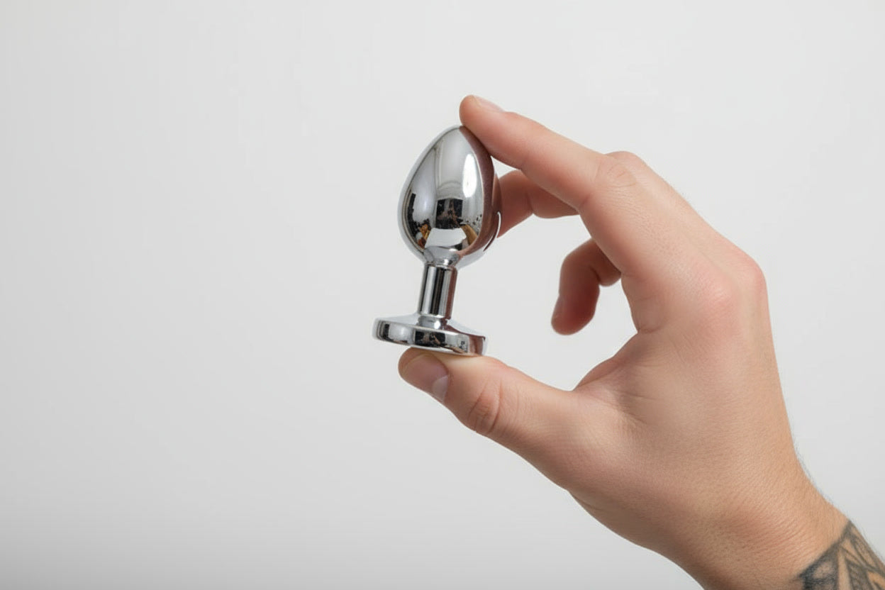 Scandals Metal Butt Plug with Crystal - Temperature Responsive Aluminium Plug