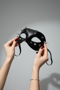 Elegant Spike and Studs Mask for Masquerade Balls and Halloween Events