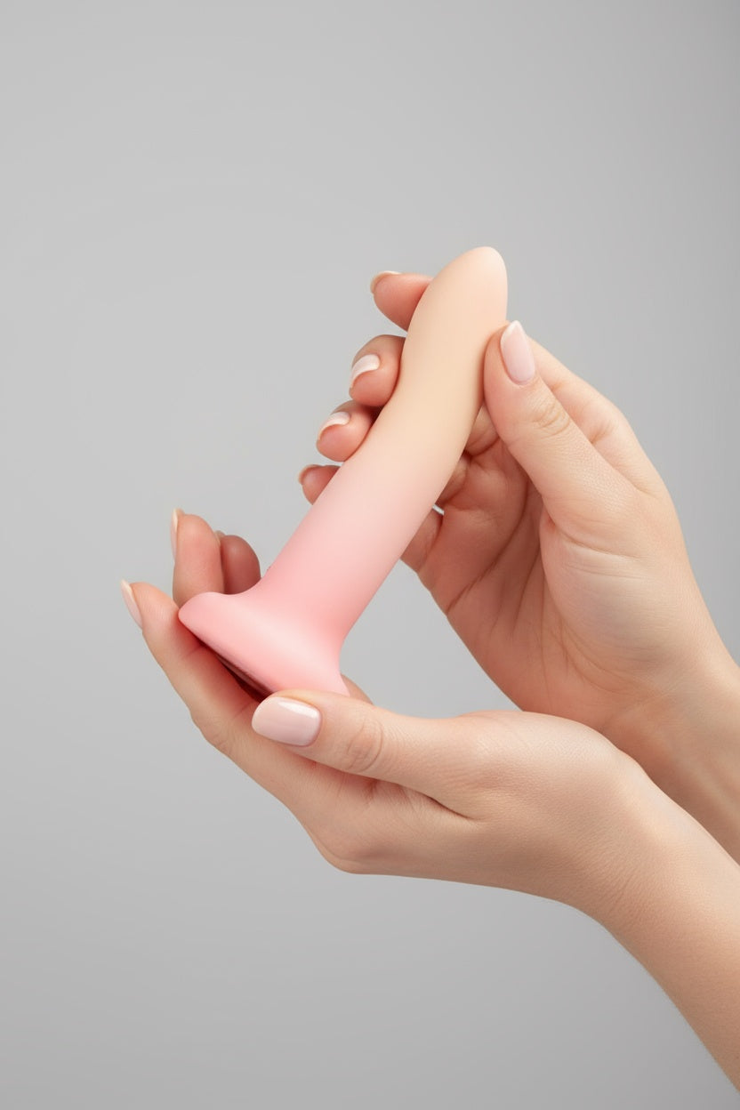SAPHETTE Gradient Dildo – 6 Inch G-Spot Stimulator with Harness Compatibility