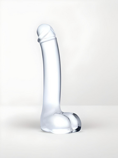 Luxurious Glas Realistic Curved Glass G-Spot Clear 7 Inch Dildo showcasing its detailed design, ideal for G-spot stimulation.