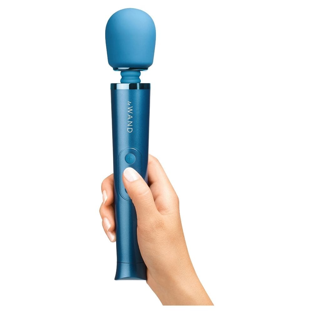Le Wand Petite 10-Speed Silicone Rechargeable Body Wand