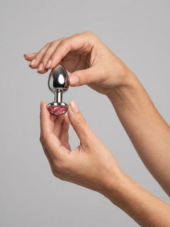 Stylish display of the b-Vibe Jewel Metal Training Set highlighting the slender neck and gradual widening for ease of insertion and deeply satisfying fullness.
