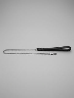 Elegant BOUND Leather Leash with a sturdy 30.9" chain, embodying sophistication and security for discerning pet owners.