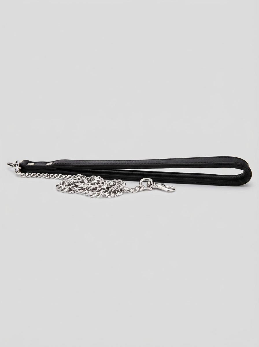 Bound leather leash with nubuck handle and secure 30.9-inch chain, designed for durable pet control and comfortable grip.