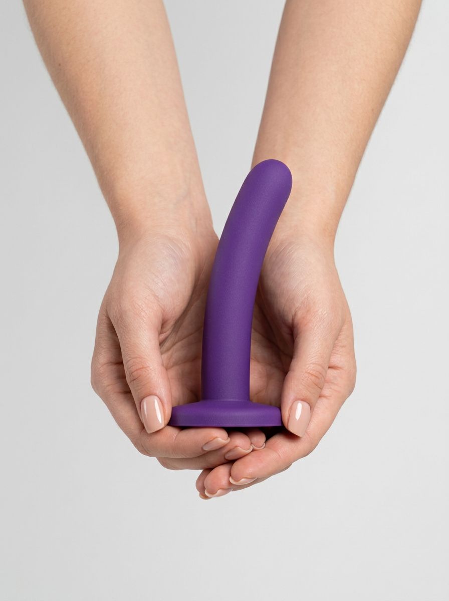 Mina Silk Curved Silicone Dildo 5 Inch