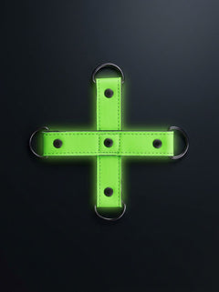 Elegant hogtie connector from Ouch! Glow in the Dark collection, perfect for enhancing BDSM experiences with its unique glowing features.