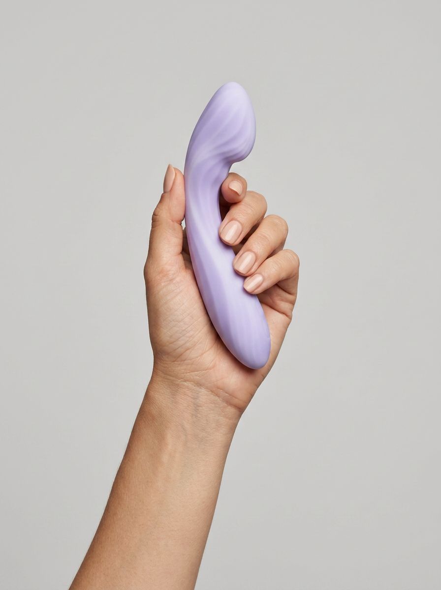 Svakom Margot lilac G-spot vibrator made of silicone with heating feature, designed for targeted pleasure and ergonomic use.